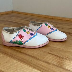 Disney Little Mermaid Children's Vintage Pink & White Oxford Flat Loafer Size 5